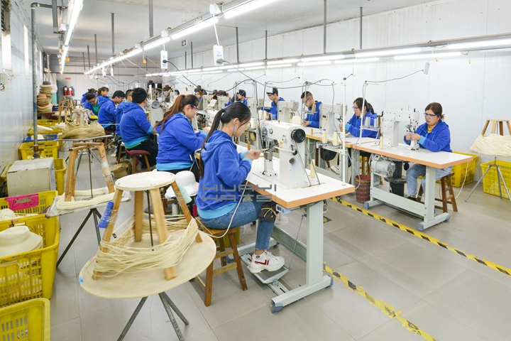 Straw Hats Workshop