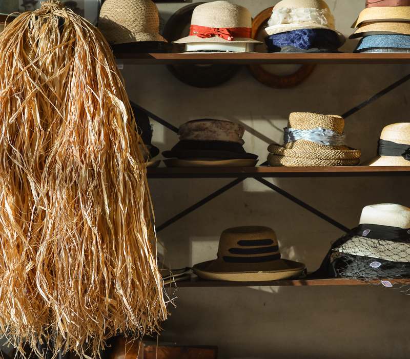 <b><p style="font-size: 30px;">CUSTOM STRAW HAT</p></b>
